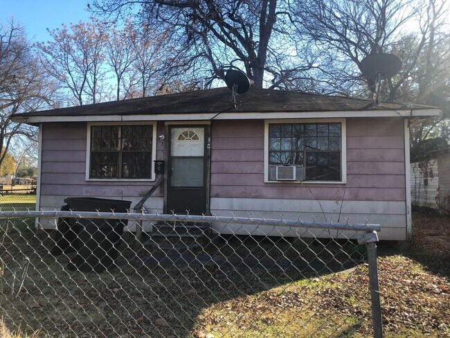 Foto del edificio - 249 E Gregg St