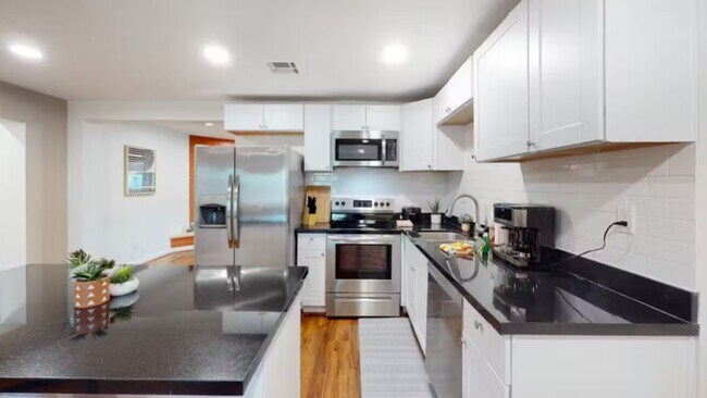 Foto del edificio - 6241 S 14th Pl