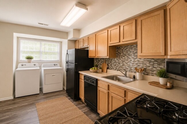 Building Photo - The Glens at Diamond Ridge