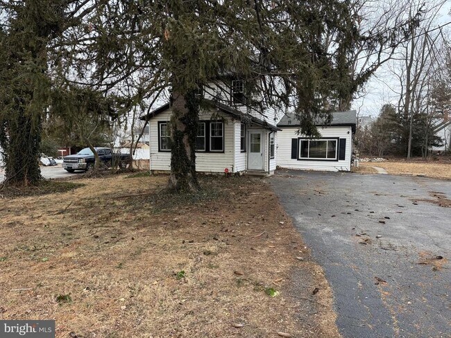 Foto del edificio - 365 E Springfield Rd