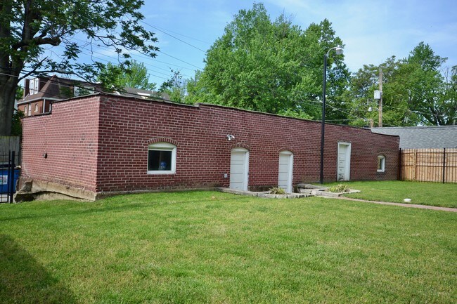 Building Photo - 5726 McPherson Ave
