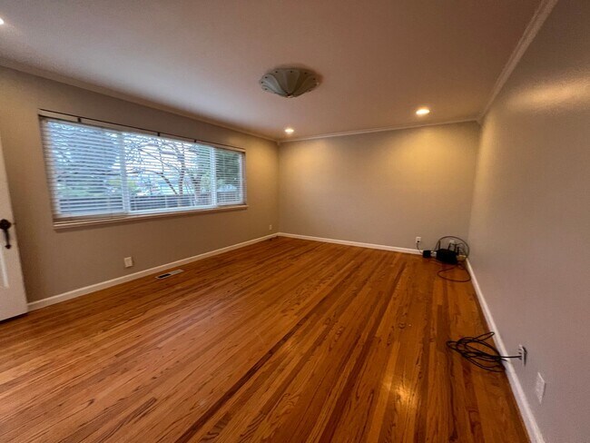 Foto del edificio - Great opportunity to live in Sunnyvale move in ready!!