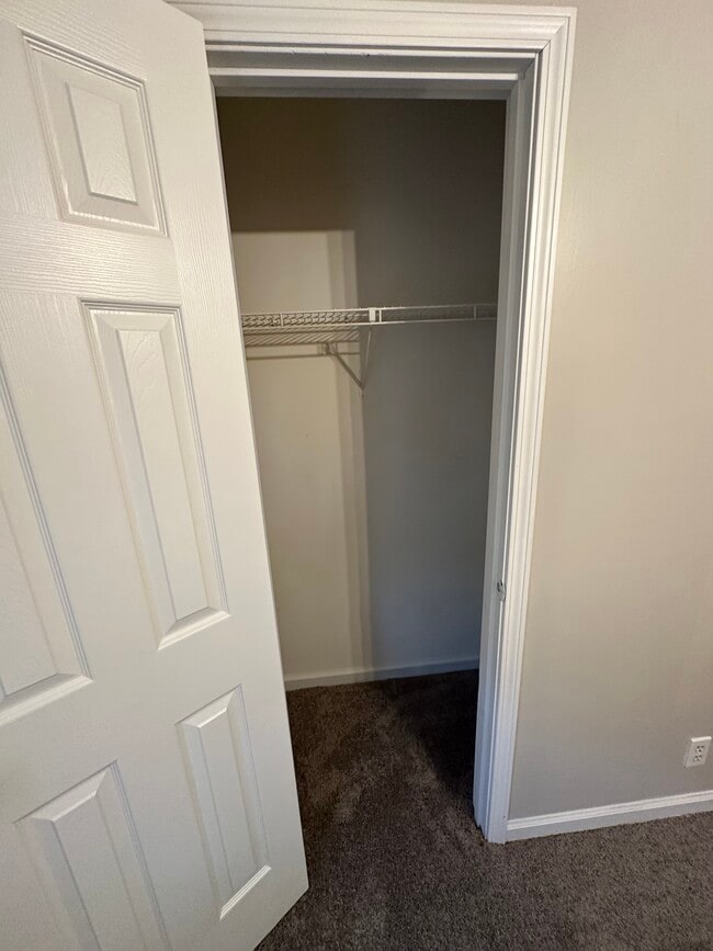 Building Photo - 1 Rainbow Dr