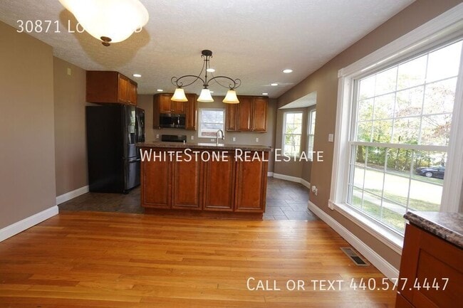 Foto del edificio - 30871 Lorain Rd