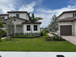 Building Photo - 2404 SE 29th Dr