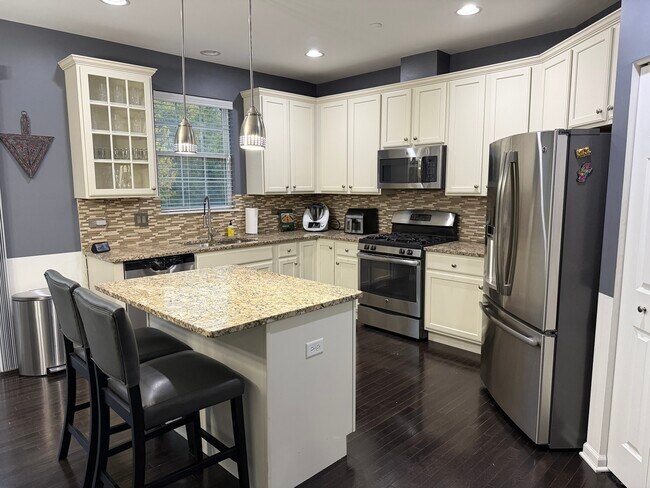 Foto del edificio - 2911 Henley Ln