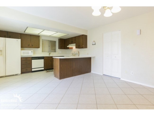 Building Photo - 2513 N 67th Cir