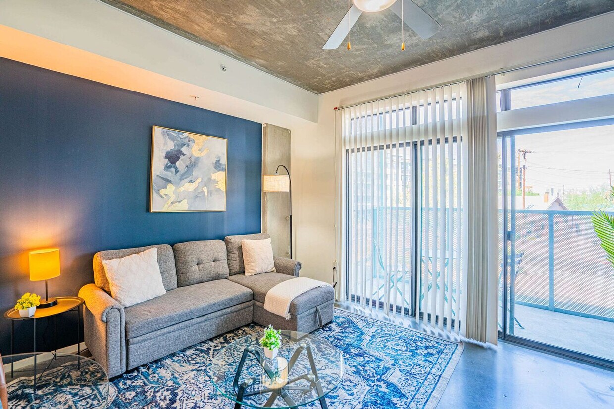 Foto principal - 333 E Roosevelt St