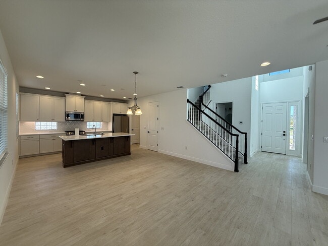 Foto del edificio - 3BR/3.5BA two-story home with 2-car garage in Sierra Cove!