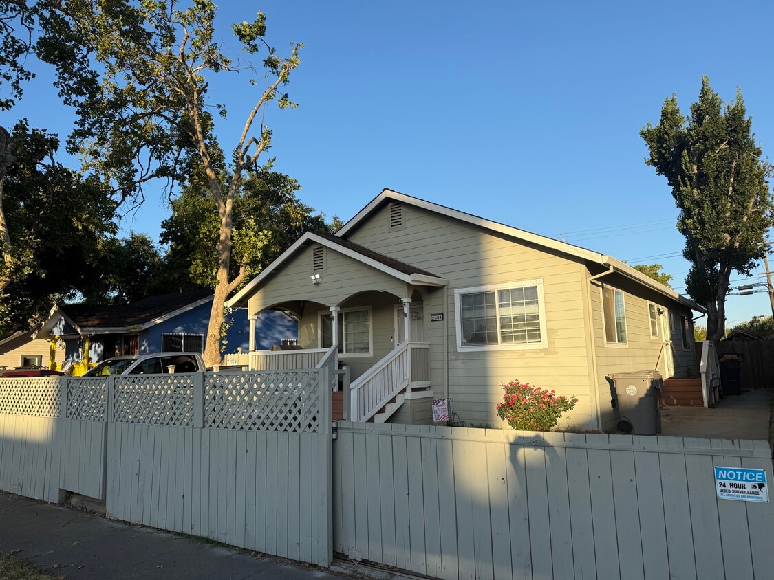 Photo - 2381 Cantalier St (Sacramento, CA)