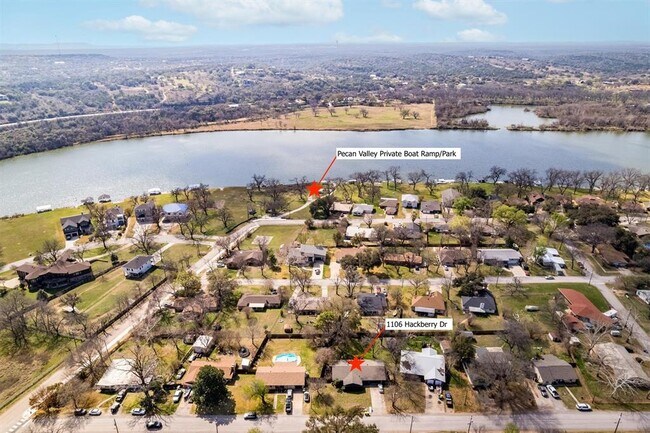 Foto del edificio - 1106 Hackberry Dr