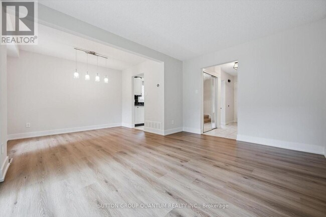 Building Photo - 157 Riverview St