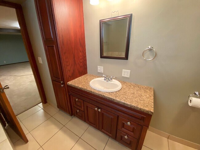 Foto del edificio - 3 Bedroom and 2 bathroom House Short Term ...