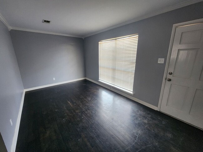 Building Photo - 100 Blenden Dr