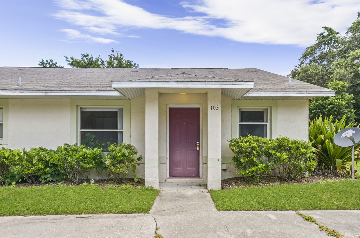 Primary Photo - 1742 E Line St