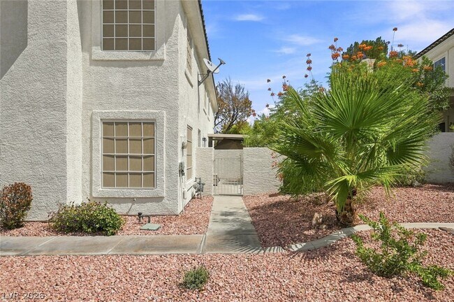 Building Photo - 446 Winthrop Pl