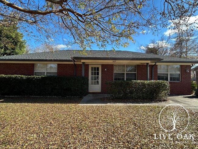 Building Photo - 1469 Flo Zechman Dr