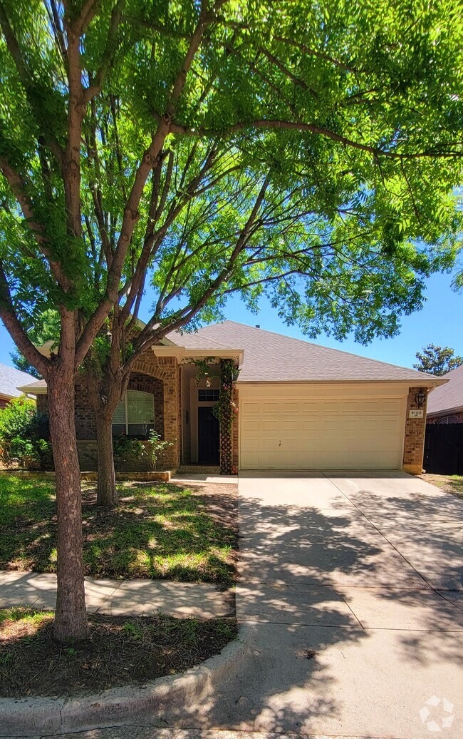 Building Photo - 9108 Brinson Dr