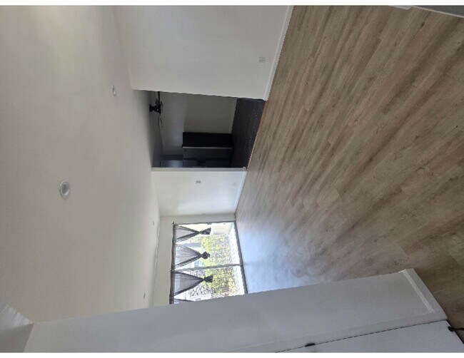 Foto del edificio - 3750 Midvale Ave