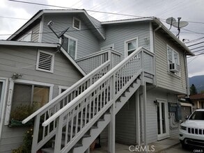 Building Photo - 615 Wildrose Ave