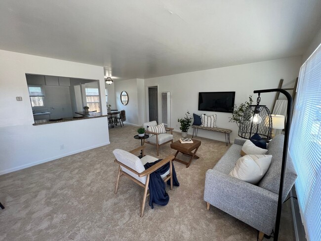 Foto del edificio - Great 2 Bedroom Corner Lot House Seaside