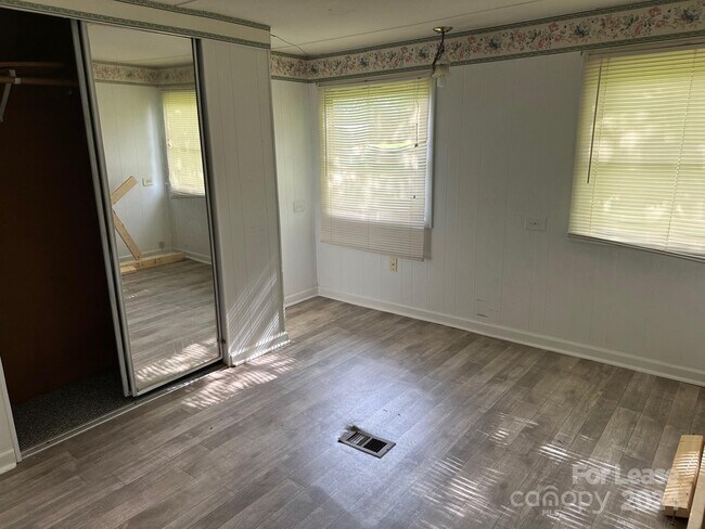 Building Photo - 6682 NC-150
