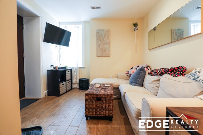 Building Photo - 1526 Commonwealth Ave