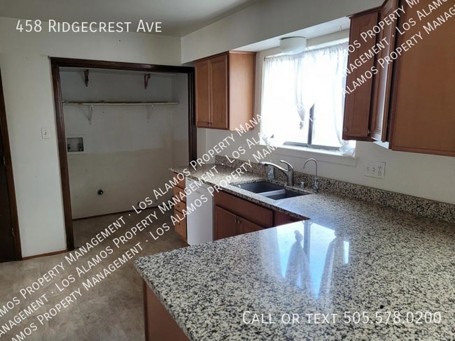 Building Photo - 458 Ridgecrest Ave