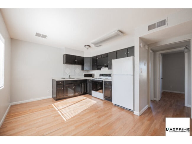Building Photo - $250 OFF FIRST MONTH'S RENT MOVE IN SPECIA...