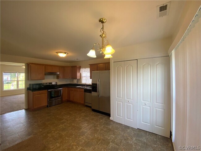 Building Photo - 13331 Castlewellan Dr