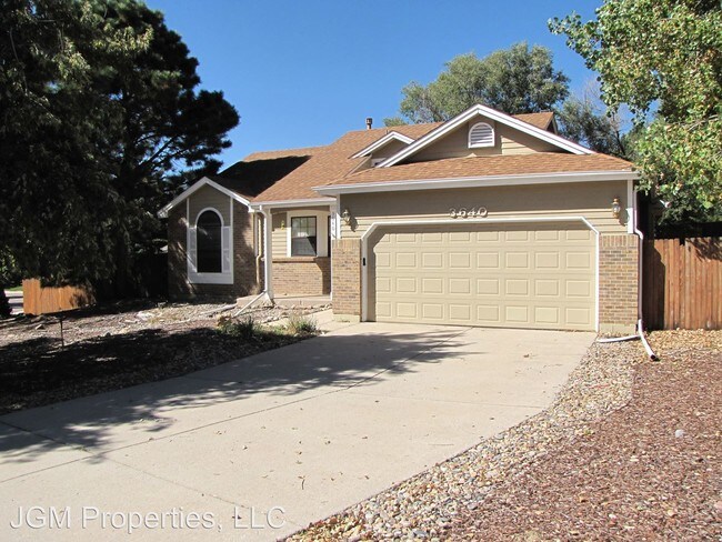 Building Photo - 3640 Hickory Hill Dr