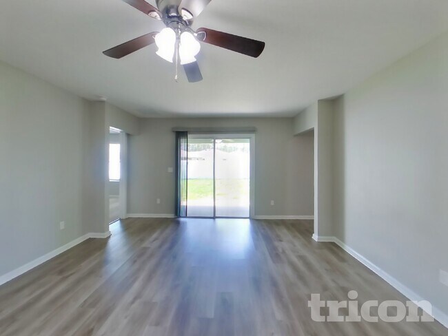 Foto del edificio - 77013 Birdseye Ct