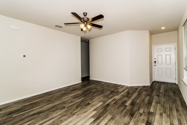 Building Photo - 325 Cobb Br Dr