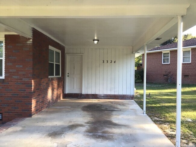 Foto del edificio - 3324 Oakridge Dr