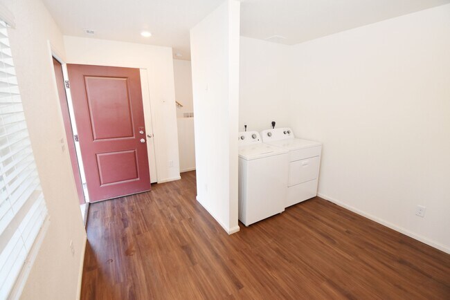Foto del edificio - 18693 E 54th Ave