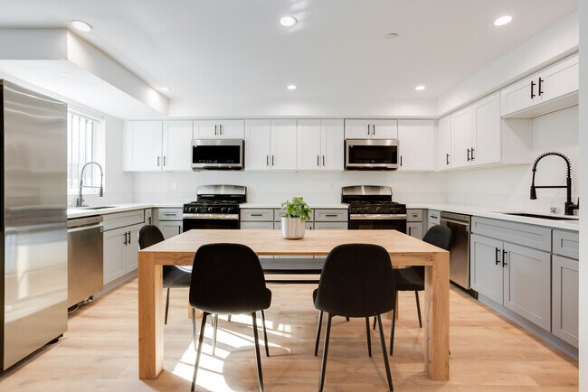Foto del edificio - 1224 W 37th Pl