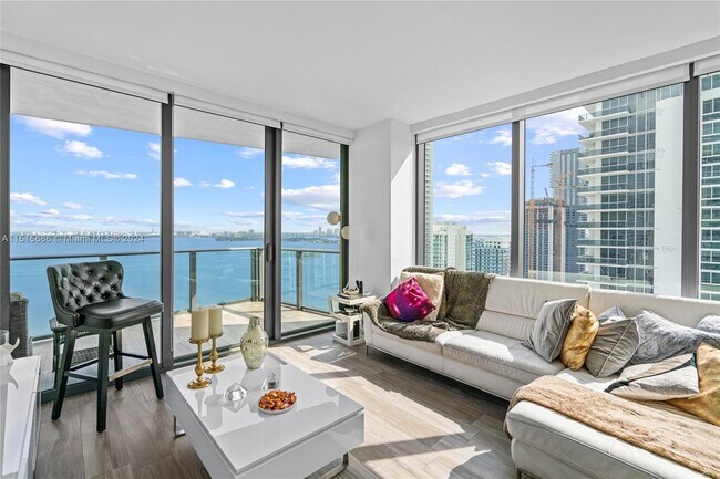 Foto del edificio - 460 NE 28th St