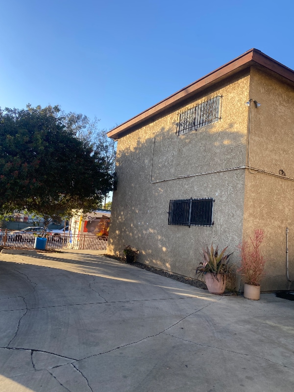 Photo - 2458 Normandie Ave Apartment