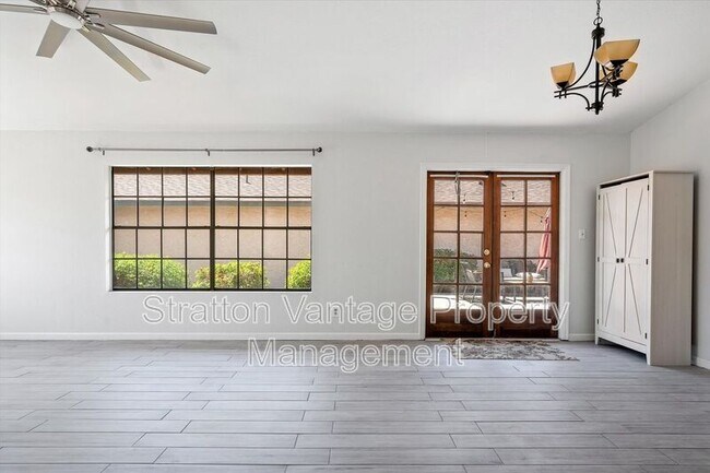 Foto del edificio - 2142 S Las Palmas