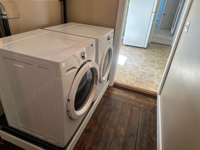 Foto del edificio - 171 N Main St