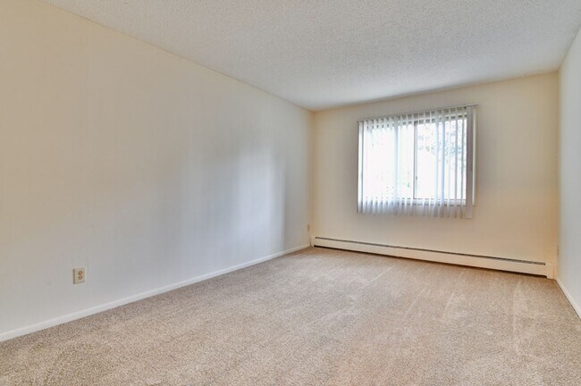 Foto del edificio - 6800- 6810 63rd Avenue