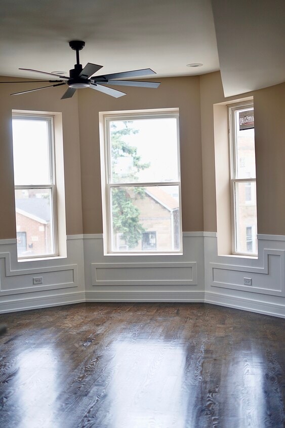 Foto principal - 7321 S Champlain Ave