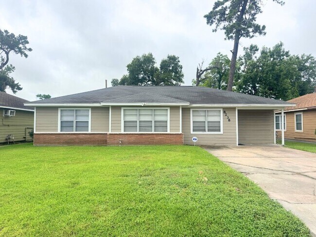 Foto del edificio - 8238 Homewood Ln