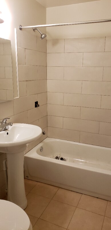 Foto del edificio - 2327 Benson St