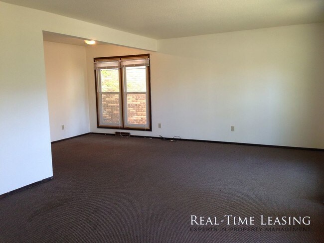 Building Photo - 2245 Glenridge Ave