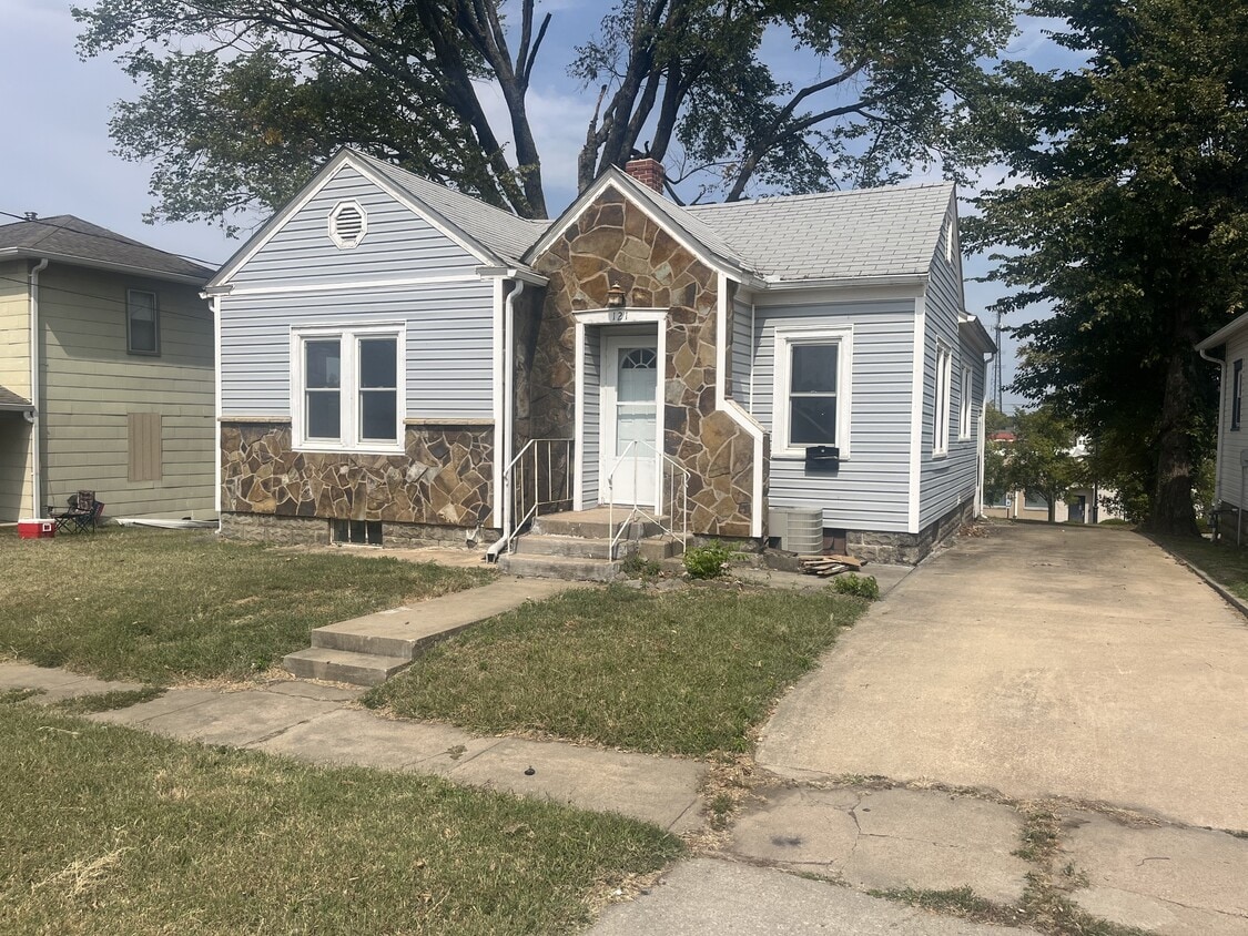 Primary Photo - 121 Ming St