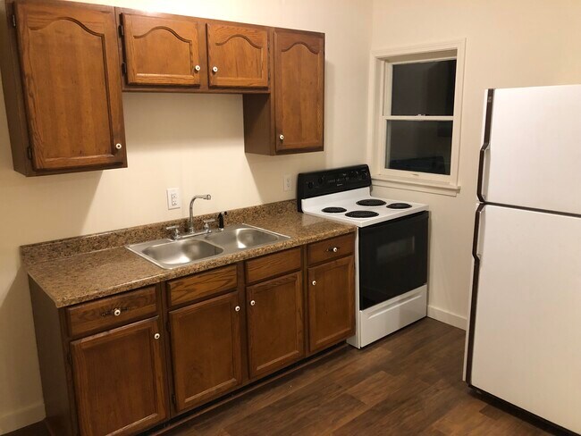 Foto del edificio - 307 Gilmore Ave