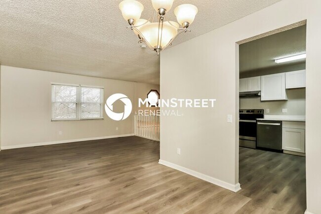 Building Photo - 3 Bedroom Pet-Friendly Home in St. Louis, MO with Main Street Renewal