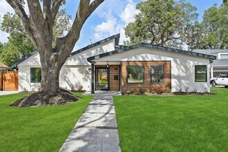 Building Photo - 3729 Rio Vista St