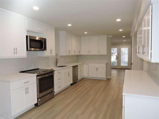 Building Photo - 12245 Montego Plaza
